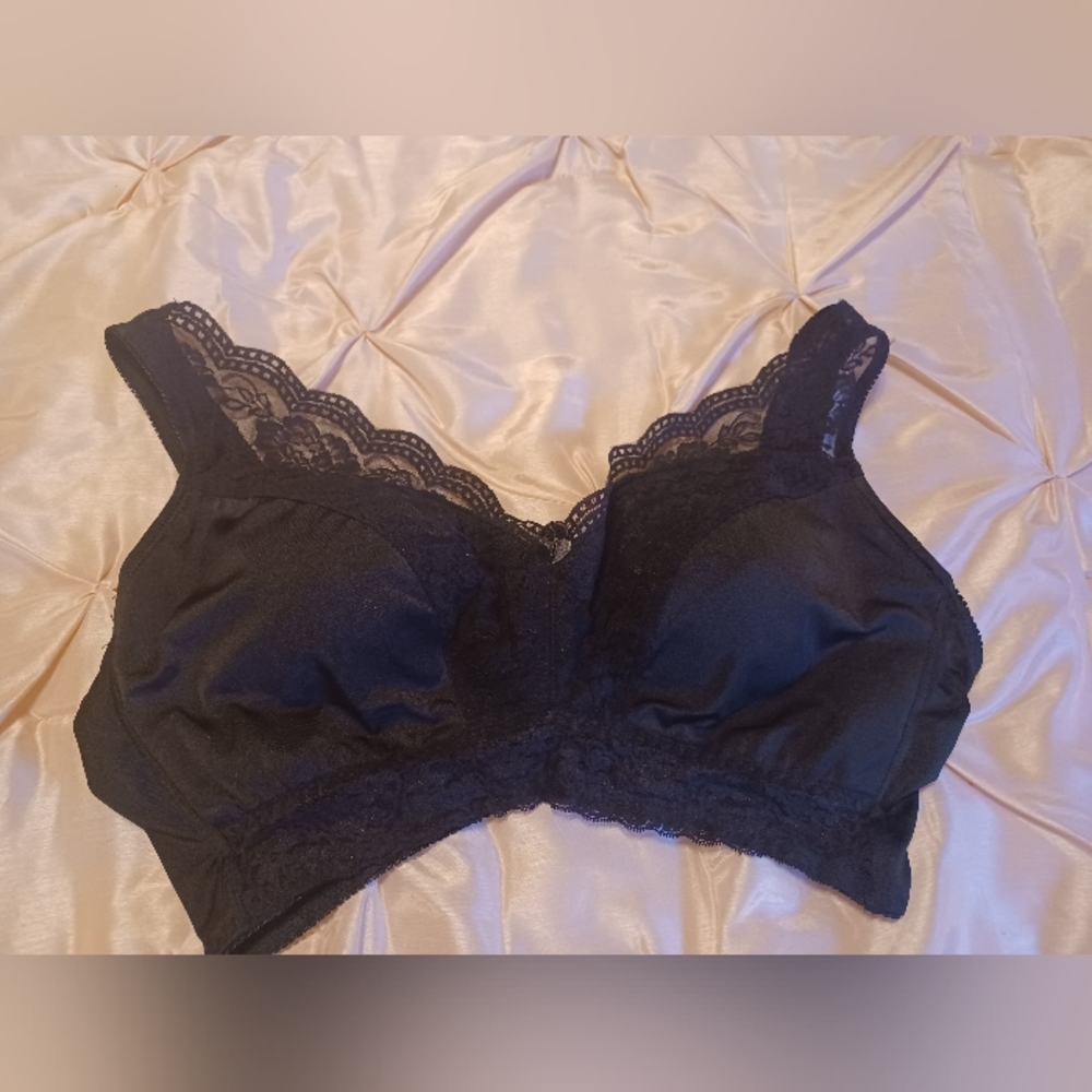 Rhonda Shear Black Lace Bra